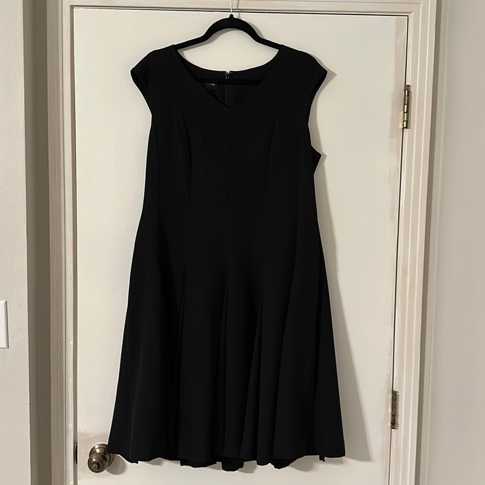 Black Jones New York Pleated Dress Size 14